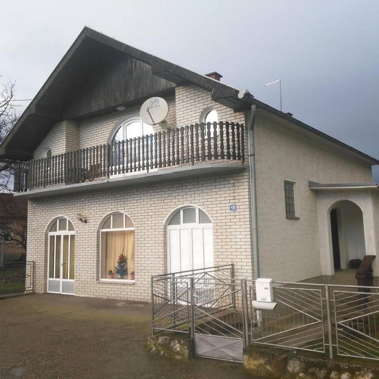 Rooms Mila Rezovac Екстериор снимка