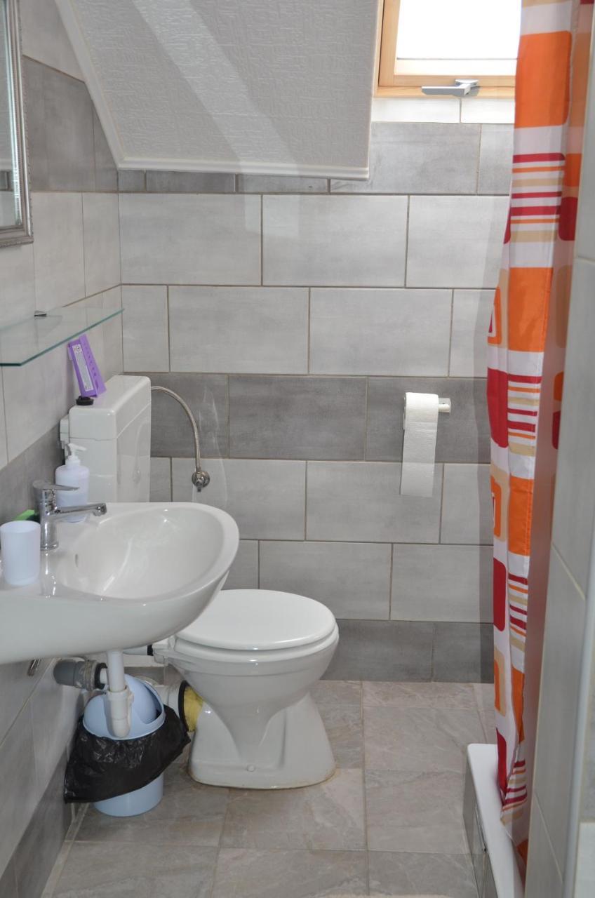 Rooms Mila Rezovac Екстериор снимка