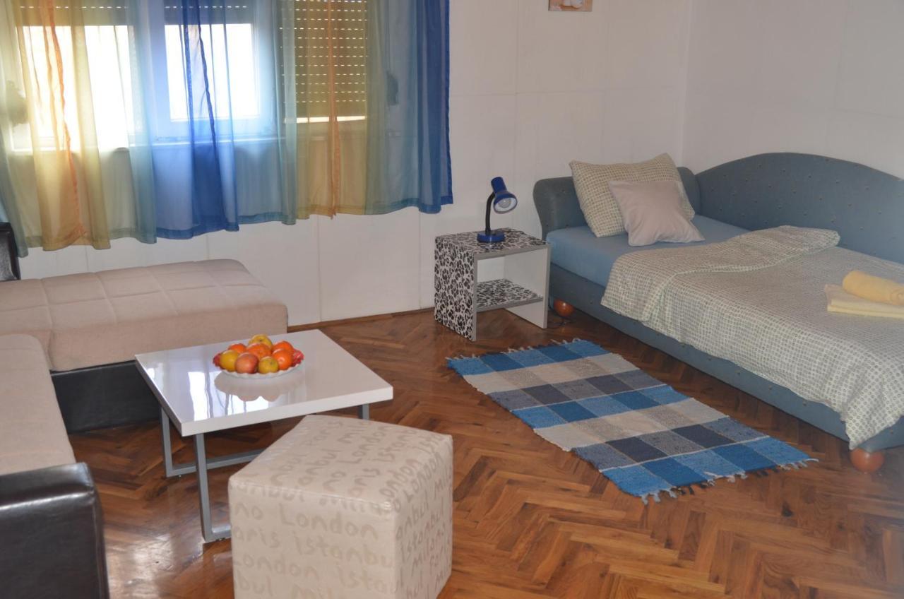 Rooms Mila Rezovac Екстериор снимка